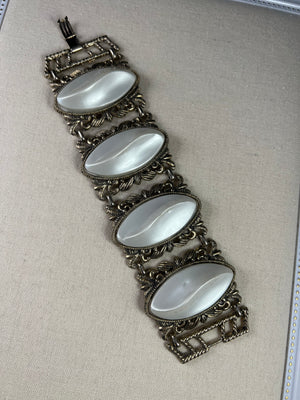 Vintage Chunky Style White/Silver Bracelet