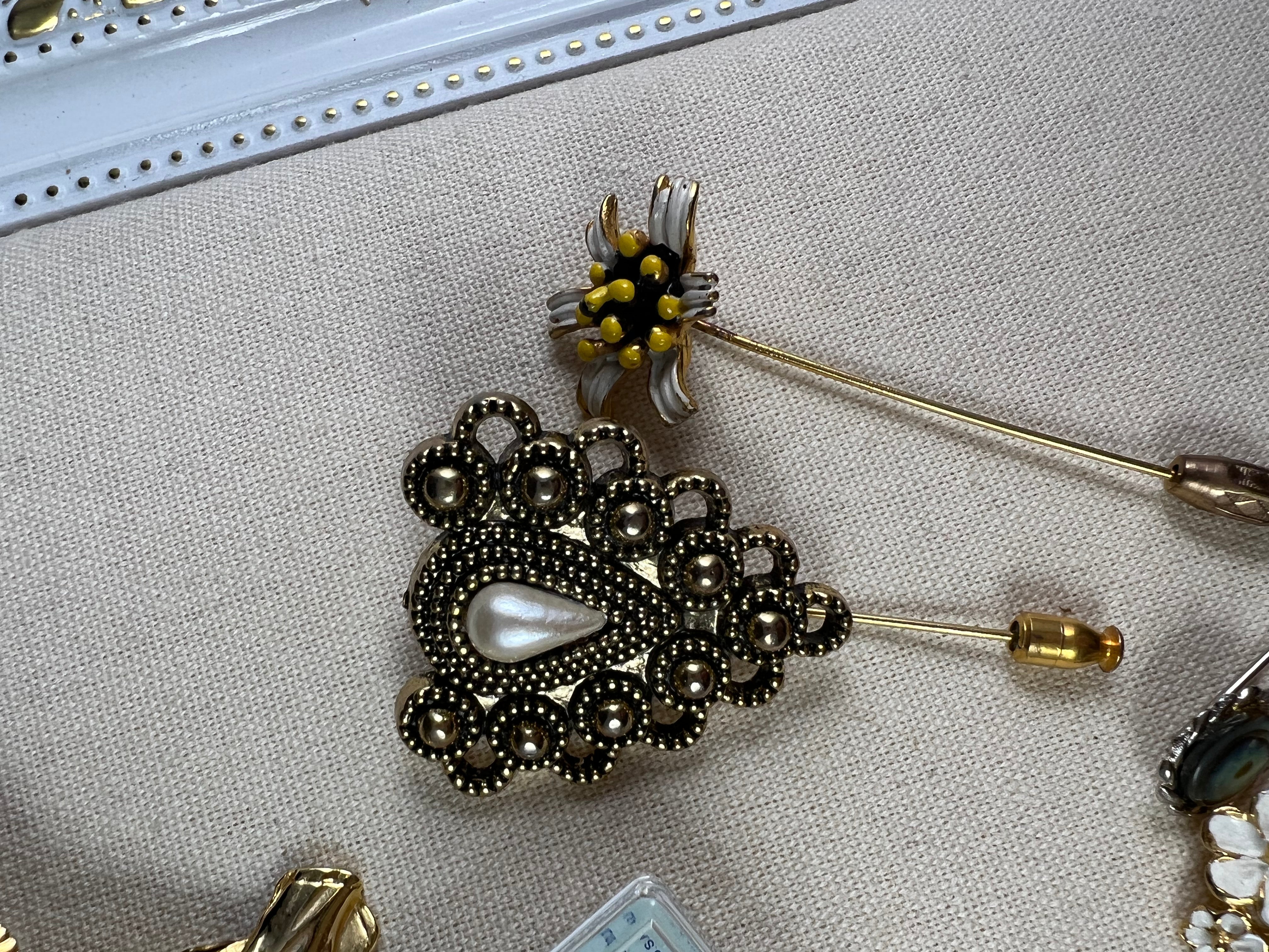 Vintage Jewelry Pin Lot