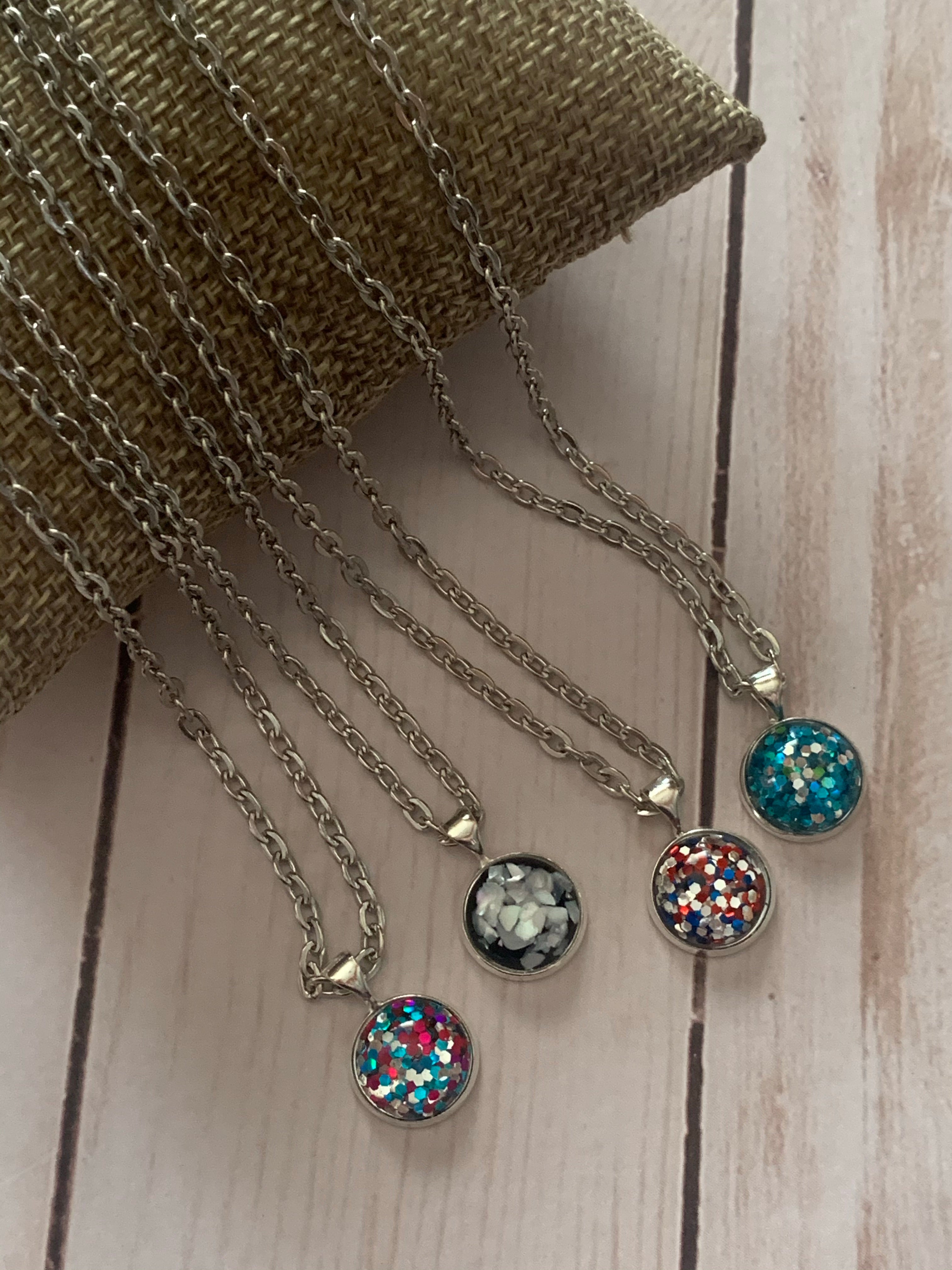 Dainty Pendant Necklaces